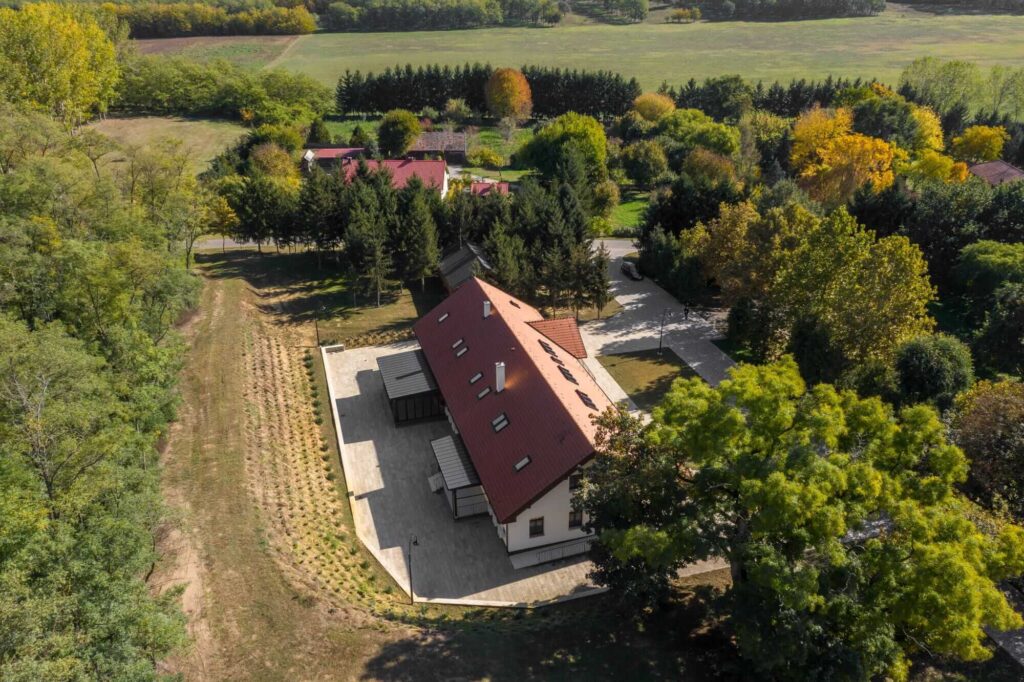 Tivorányi Vendégház Az épület madártávlatból